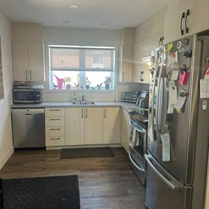 Beau logement 4 1/2 bien éclairé dans le Vieux St-Eustache - Photo 2