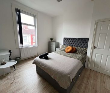 Room in a Shared House, Esmond Street, L6 - Photo 6