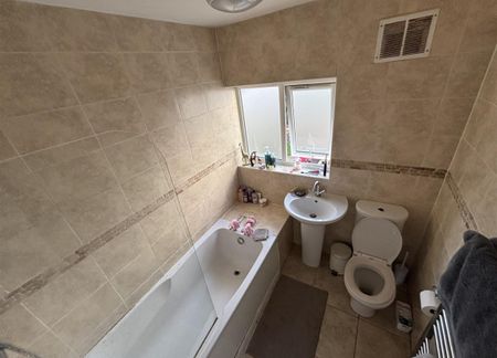 Kingsbury Road, Coundon, Coventry, West Midlands - Photo 3