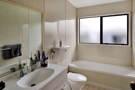 Sunny 2 Bedroom in Naenae - Photo 5