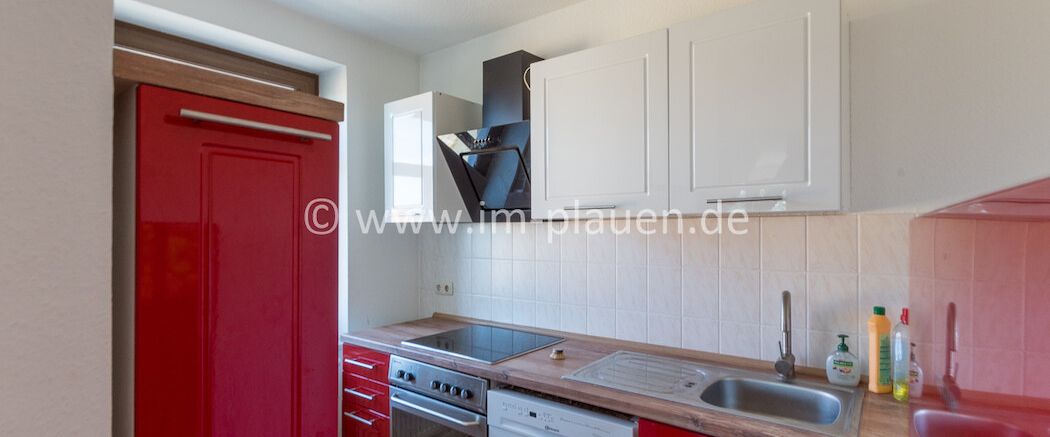Plauen-Neundorf: 2-Zimmer-Dachgeschosswohnung mit EBK & Stellplatz - Foto 1