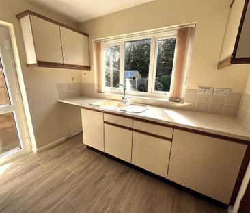 2 bedroom detached bungalow to rent - Photo 1