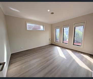 Space & Comfort For All! - Photo 5