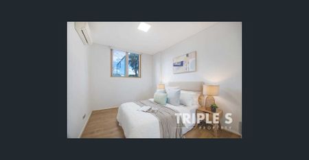 Bright North Facing with Water & Park view UNFURNISHED!! - Photo 5