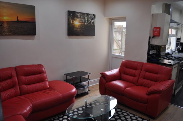 168 TIVERTON ROAD - Photo 1