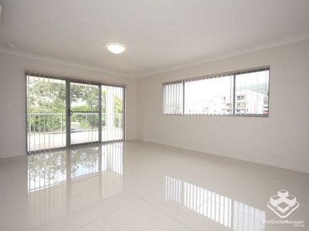 Modern & Spacious Two-Bedroom Apartment in Mount Gravatt East - Photo 2