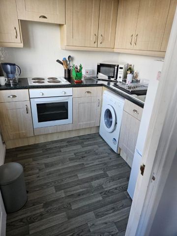 1 bedroom flat to rent - Photo 4