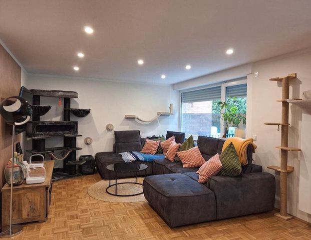 Hochwertig Sanierte Erdgeschosswohnung mit Garten und Garage - Photo 1