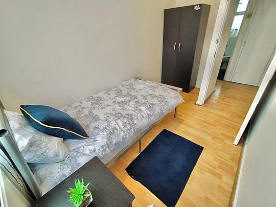 4 bedroom flat share to rent - Photo 1