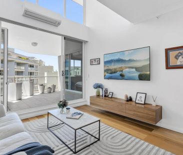 Elevated Beachside Living Over Two Levels - Photo 2