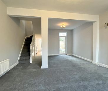 2 bedroom end of terrace house to rent - Photo 6