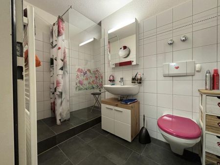 Grosszügige 2 1/2 Zimmer Wohnung an ruhiger und sonniger Lage - Foto 3