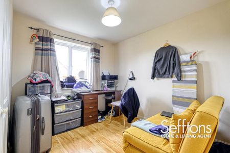 3 bedroom semi-detached house to rent - Photo 4