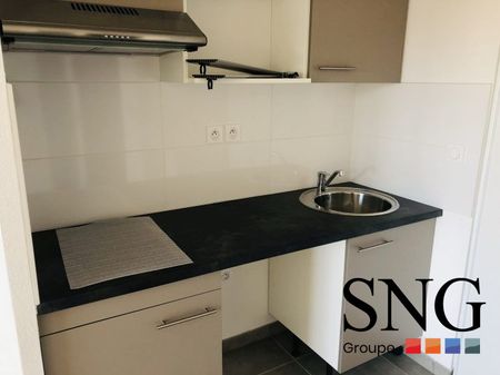 T2 AVEC BALCON ET PARKING - Photo 3