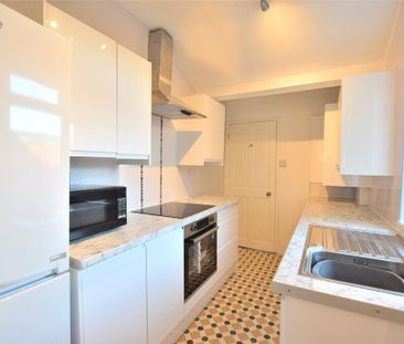 3 bedroom apartment to rent - Photo 2