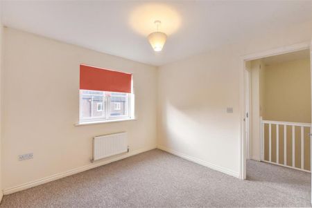 3 bedroom semi-detached house to rent - Photo 2