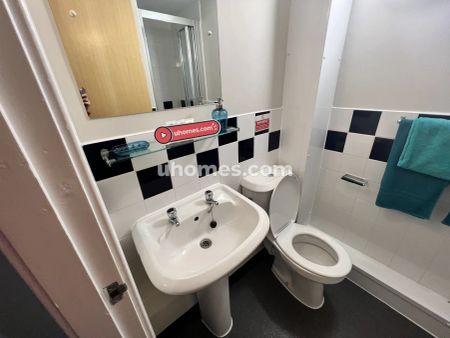 Gold En Suite - Photo 2