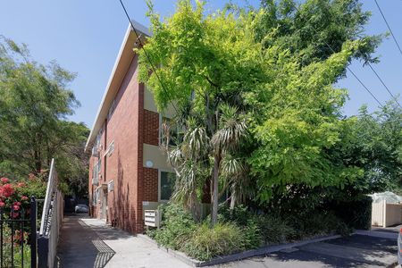 1/94 Lewisham Road, Prahran VIC 3181 - Photo 3