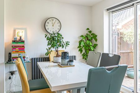 4 bedroom House To Let - Photo 4