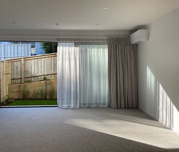 KARORI - Near New Townhouse - Photo 3