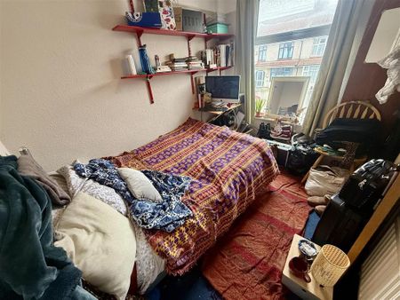 4 bedroom terraced house to rent - Photo 3