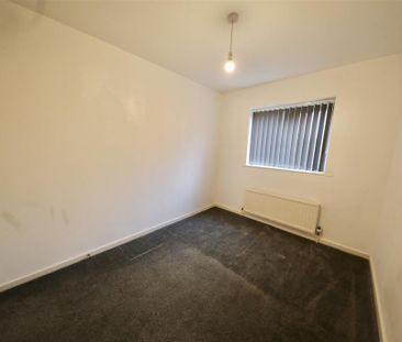 3 bedroom link detached house to rent - Photo 5