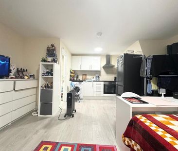 Studio to rent - Photo 3