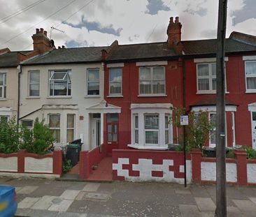 4 bedroom terraced house to rent - Photo 6