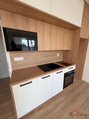 Pronájem bytu 1+kk 27 m - Fotografie 1