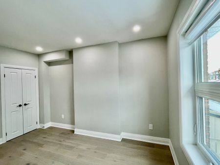 For Lease - 20 St Clair Gardens Unit# Upper, Toronto, Ontario - Photo 4