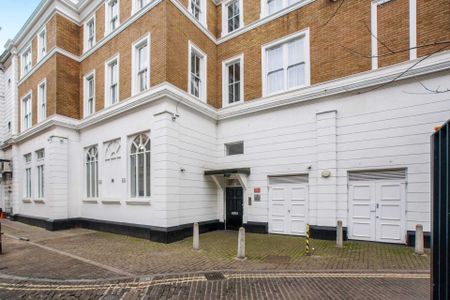 Price £1,800 pcm - Available Now - Unfurnished - Photo 3
