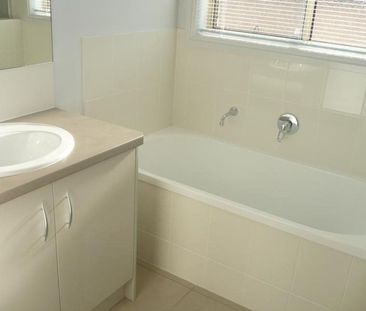 Spacious Family Home - Photo 4