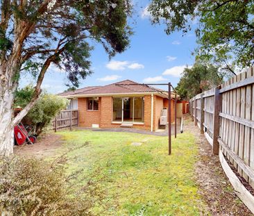 1/13 Maryn Close Berwick VIC - Photo 2