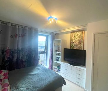 Fire Fly Avenue, Swindon - Photo 3