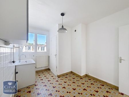Location Appartement 4 pièces 71m² LYON 2ème - Photo 5
