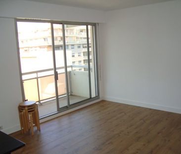 Location Appartement 3 pièces 65m² NICE 06000 - Photo 2