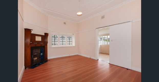 Character Home in Prime Oatley Location - Photo 1