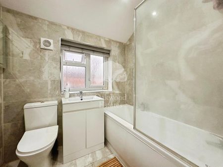 3 bedroom terraced house to rent - Photo 2