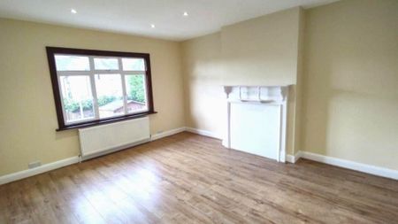 4 bed semi-detached to rent - Photo 3