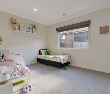 Modern Family Home - Photo 6