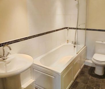 2 bedroom Flat To Let - Photo 6