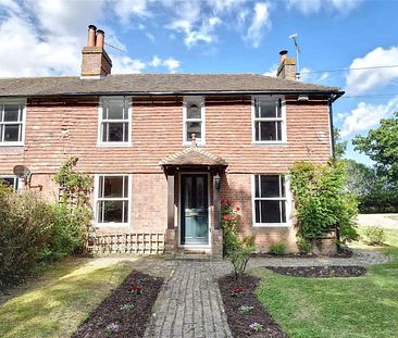 Beautiful semi-detached cottage in a rural setting on the outskirts of Woodchurch village - Photo 2