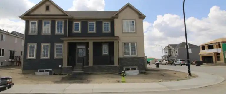 9 Cityline Square NE Main Suite | 9 Cityline Sq NE, Calgary - Photo 1