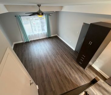 For Lease - 770 Applewood Crescent Unit# 1, Milton, Ontario - Photo 2