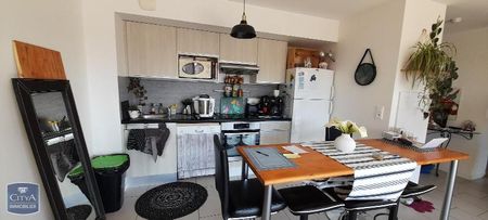 Location Appartement 3 pièces 64m² MONT DE MARSAN 40000 - Photo 2