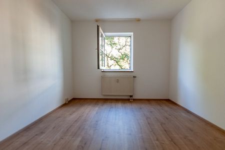 Innere Neustadt - 2-Zimmer-Wohnung mit Einbauküche und TG-Stellplatz - Photo 2