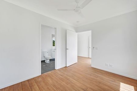 Spacious Family Home in Peaceful Mount Louisa - Modern Comfort, Great Location - Photo 4