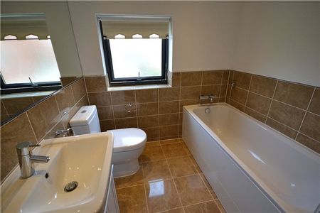2 bedroom Flat in Bonham Court, Winnersh - Photo 3
