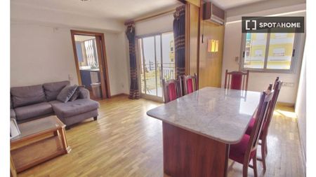 7 room luxury Apartment for rent in Valencia - Photo 4