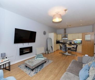 35 Lagmore View Road, Dunmurry, Belfast, BT17 0FR - Photo 1